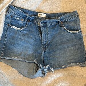 Abercrombie & Fitch the mom short high rise